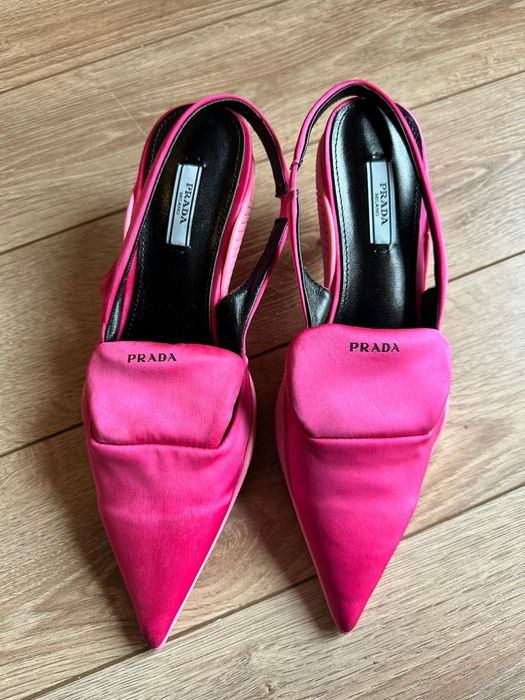 Prada сандали сатен