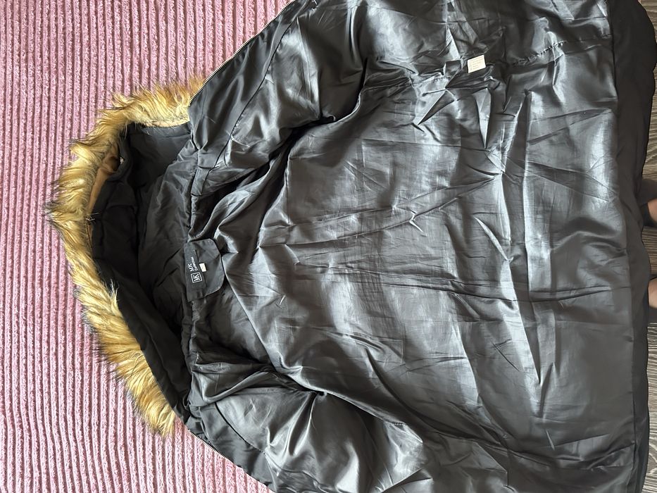 Продам женские куртки