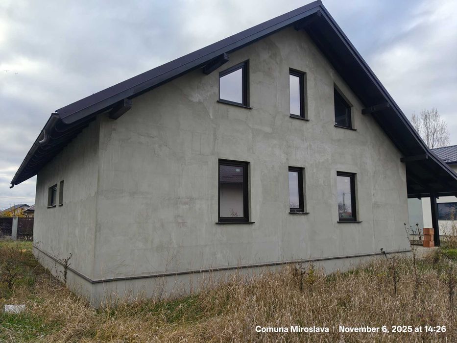 Casă individuală cu 5 camere, garaj și teren de 650 mp – Vorovesti