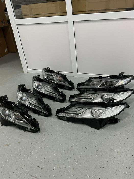 Фары Toyota Camry 70 3 полосы