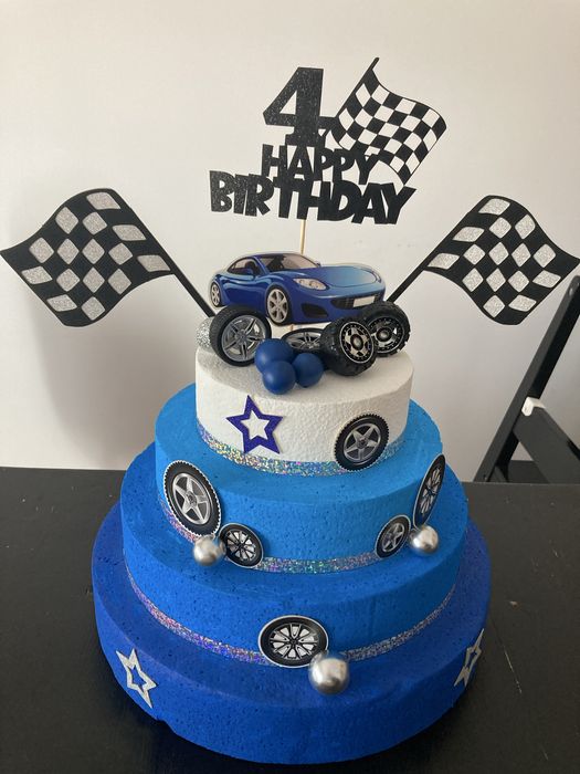 Бутафорна торта за момче