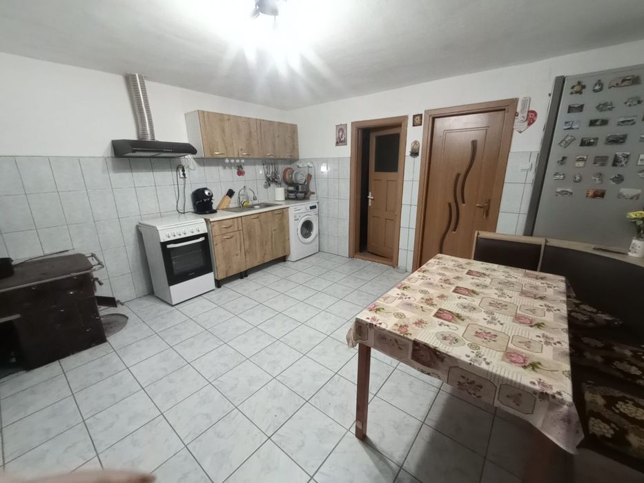 Casa 140 mp, 1060 mp teren
