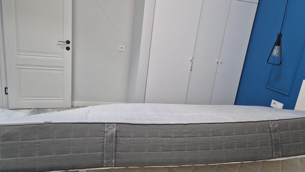 Продам б/у  матрас 160×200