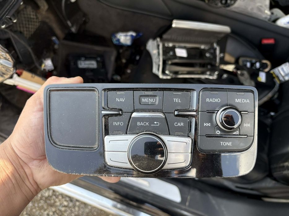 Управление мултимедия Audi A8 D4