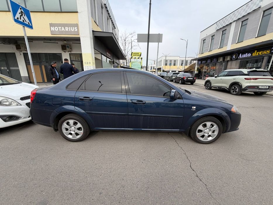 Gentra 3 pozitsiya Avtomat Fuli Gazi bor Polniy Navarot 400$ bilan !