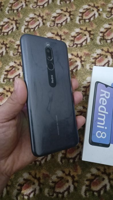 Redmi 8 4/64 gb.