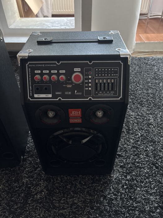 Boxe jrh set doua boxe vand urgent