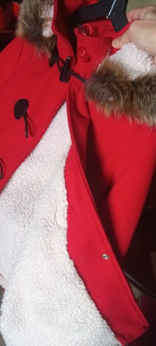 Червено стилно палтенце