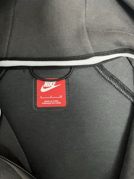 Продам nike tech fleece central cee xs размер
