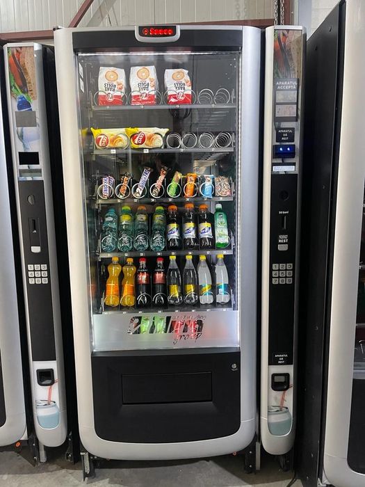 Automat sucuri vending / tonomat dulciuri / automat vending