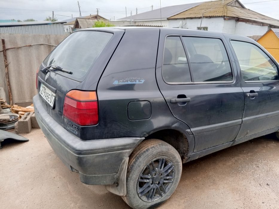 Volkswagen Golf 1993г.