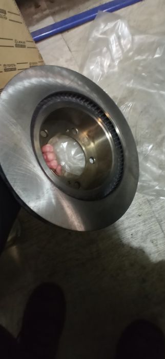 Продам передние тормозные диски