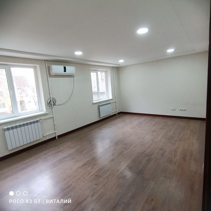 Сдам-Нежилой(Помещения.Офисы.Кабинеты)Шота Руставели.Братские.140кв/м2