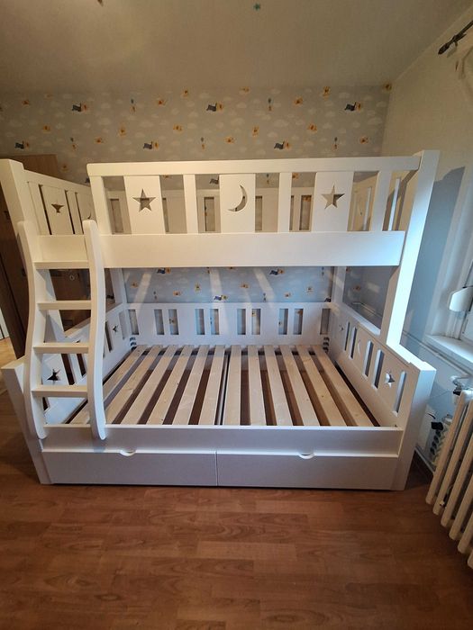 TRANSPORT GRATUIT.Pat etajat cu 3 locuri.Cod 3003