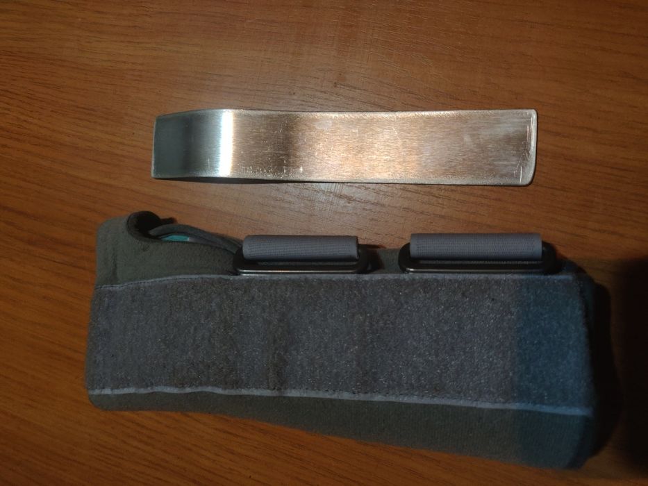 Ортези за дясна ръка