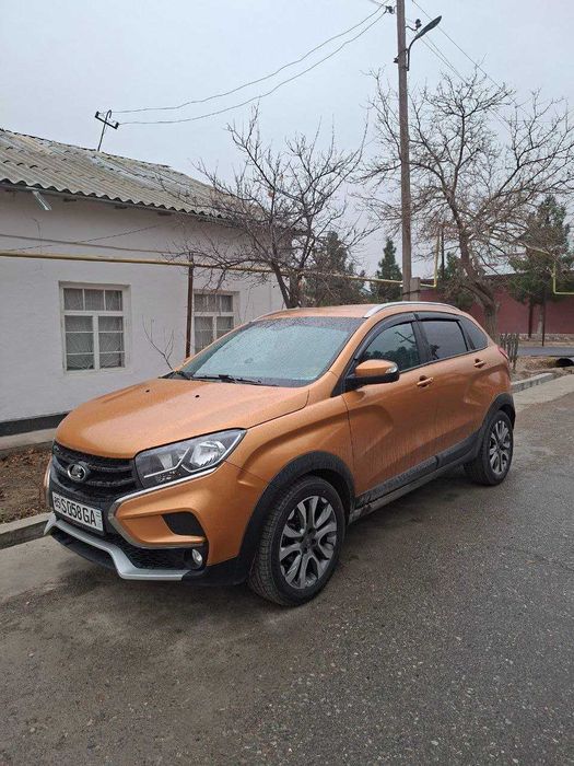 Лада X-ray cross