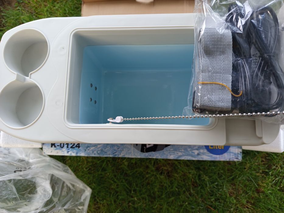 Нова хладилна чанта 12/220v