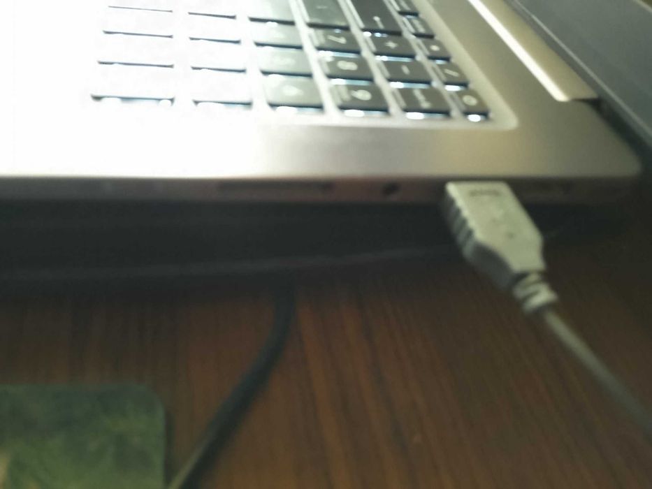 Продавам Laptop ASUS Pro 15 N580VD CPU i7-7Gen GTX1050 4GB VRAM 1100Лв