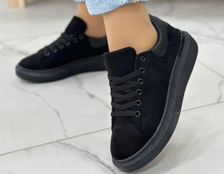 Продам женские кеды