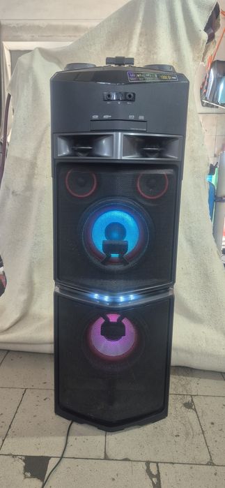 Музыкальный центр, колонка.