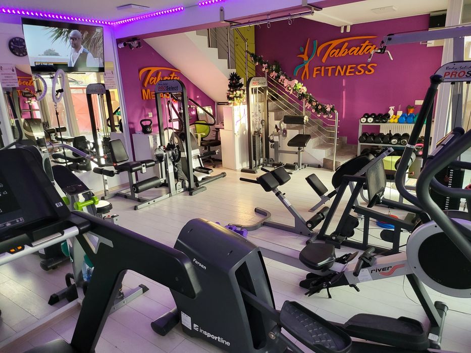 Spațiu comercial.Cladire  P+2 Apartamente Deva