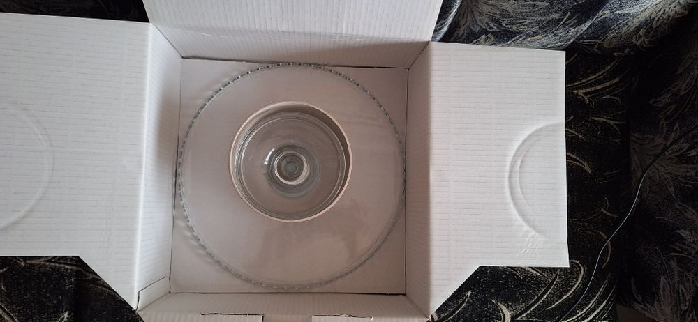 Чаши за уиски Pasabahce поставка за торта Pasabahce и чаши за вода