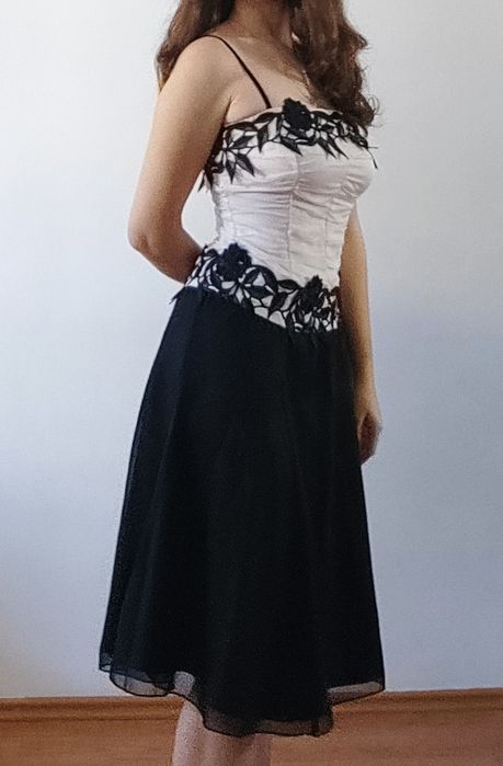 Rochie alb -negru