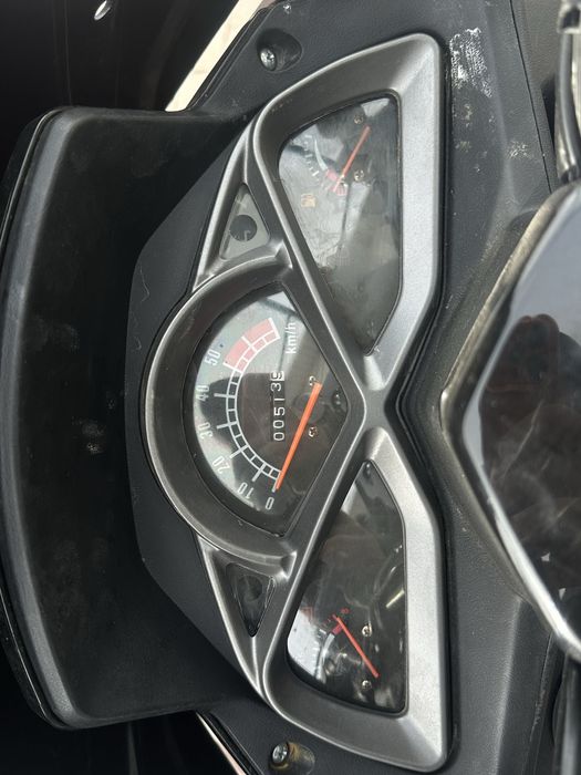 Продам скутер на номерах