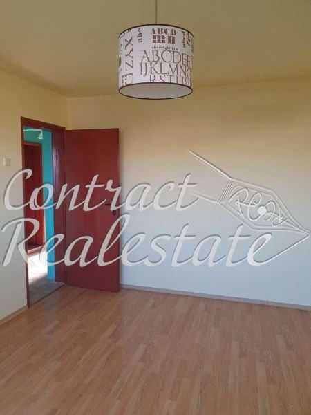 Дава се под наем Двустаен апартамент в Варна, Колхозен пазар - 80 кв.м за 357 € - Снимка #2