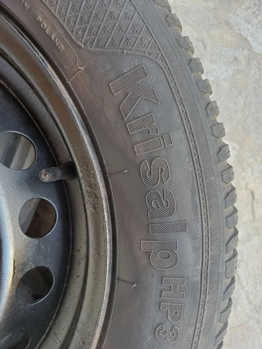 4 бр. джанти с зимни гуми за японски автомобил-от НИСАН са свалени