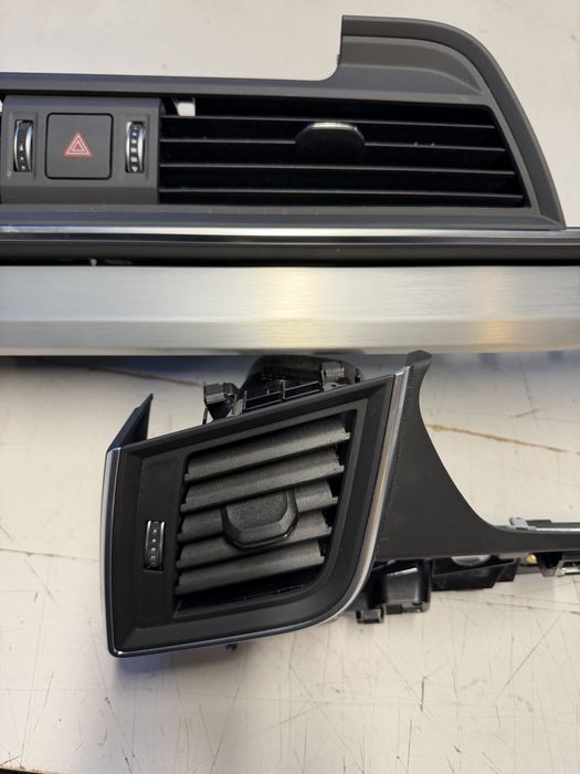 Trimuri grile ventilatie cu lumina ambientala audi q5