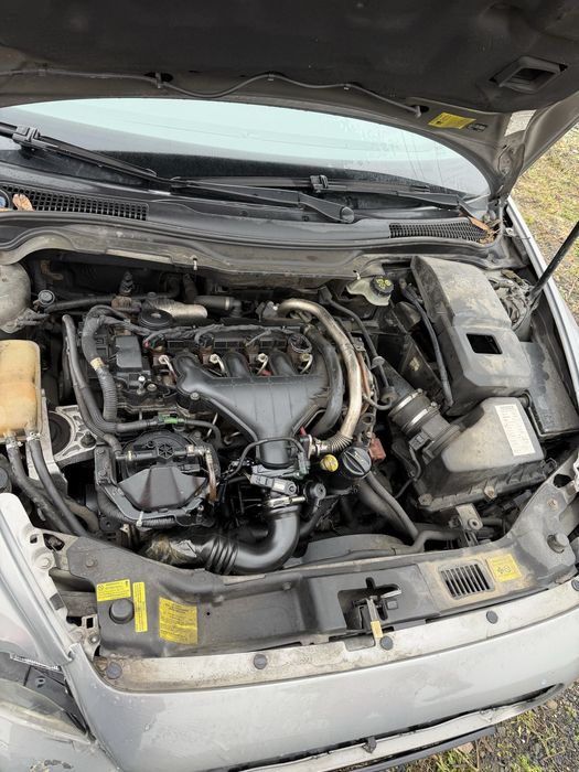 Volvo S40 2.0D 2005 – avariat – ambreiaj + volantă noi