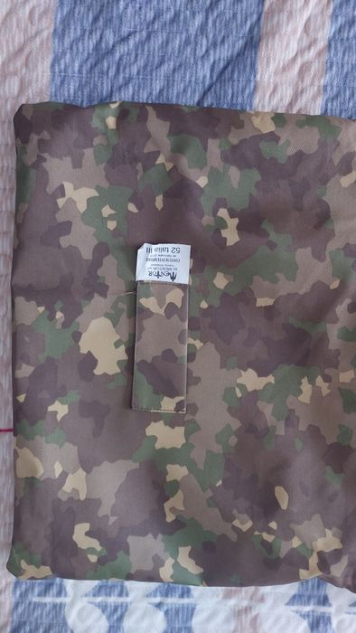 Vând ținută militară