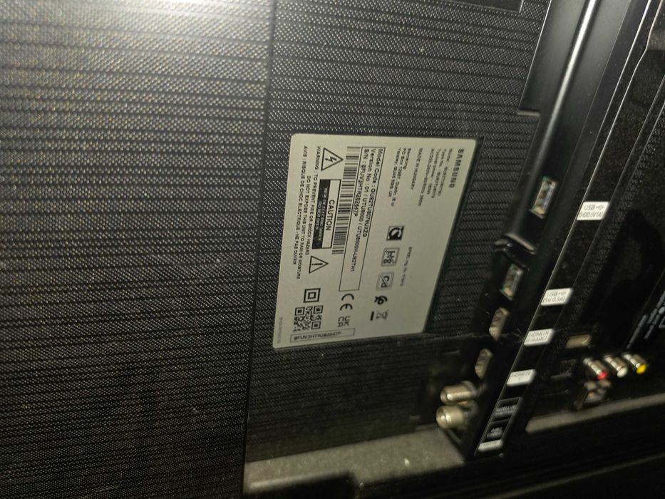 Samsung TV 82 Zoll
