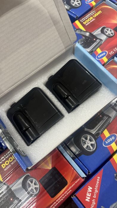 Подсветка на дверь авто