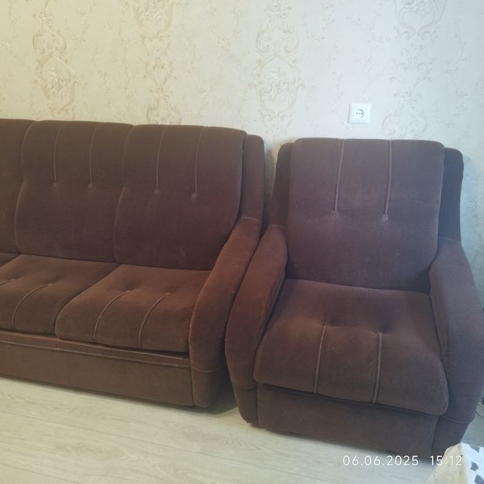 Диван и два кресла