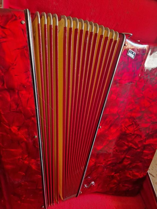 Vând acordeon italienesc