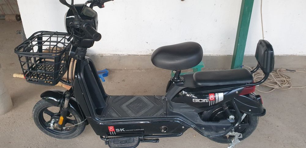 Продаётса СКУТЕР SK-8