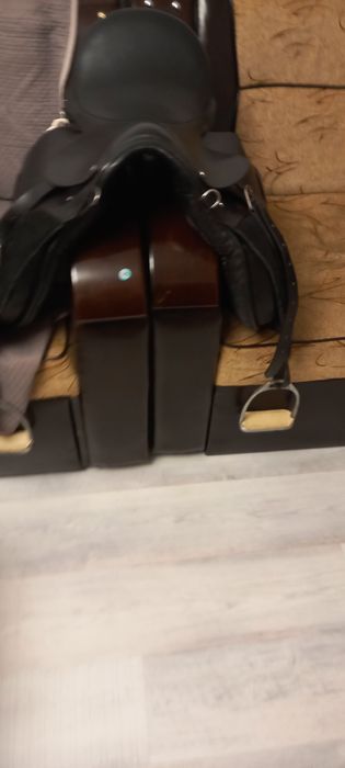 Vând sa călărie 17.5 .