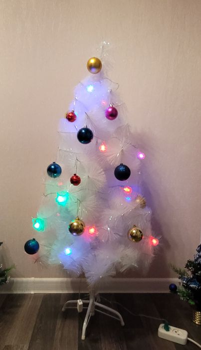 Продам ёлку с гирлянды