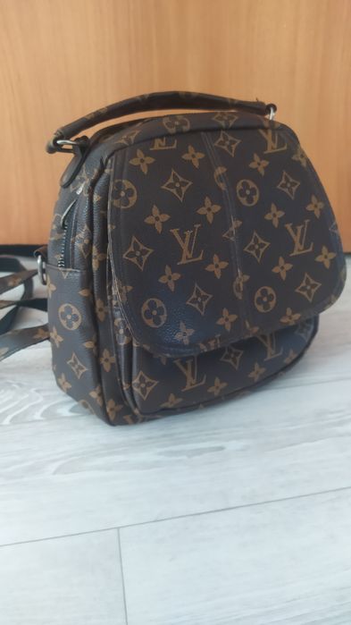 Продам удобный рюкзак.