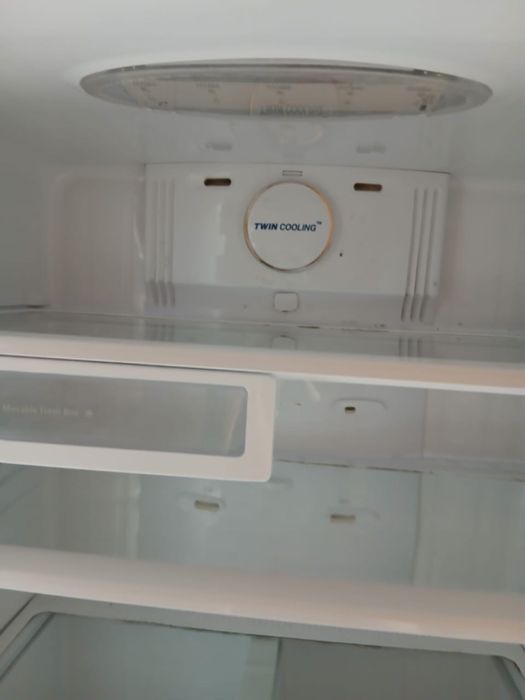 Холодильник Samsung