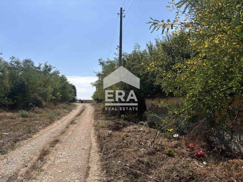 Урегулиран поземлен имот за продажба, в началото на с. Житница, общ. П