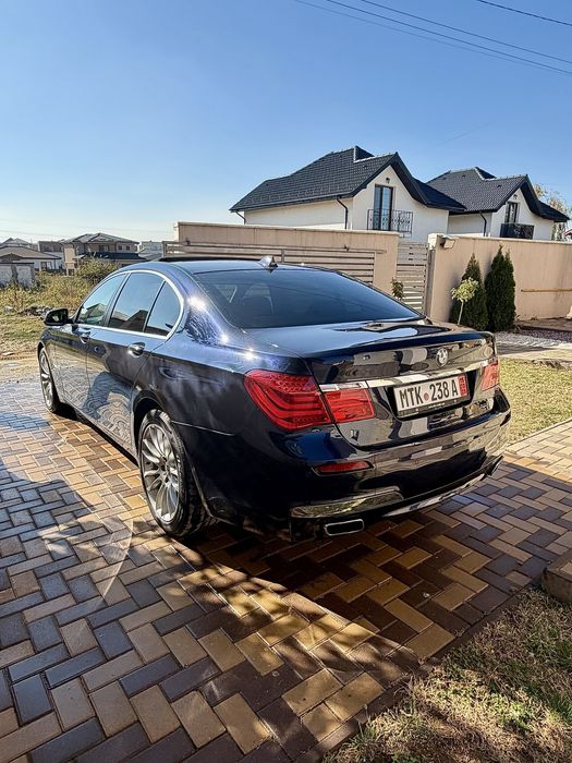 BMW Seria 7 2011 — imagine 1