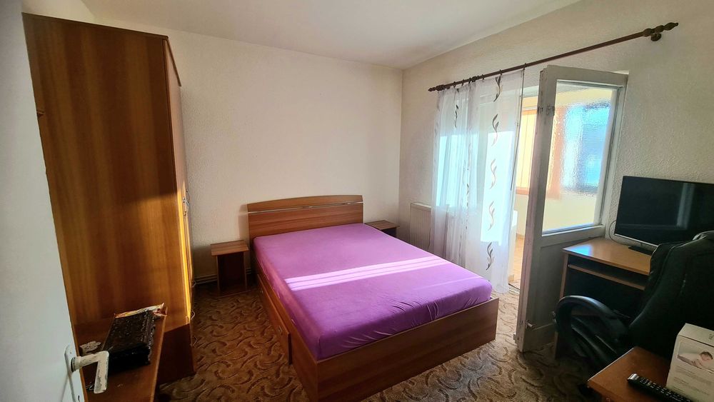 Vanzare apartament 3 camere, decomandat, pozitie centrala