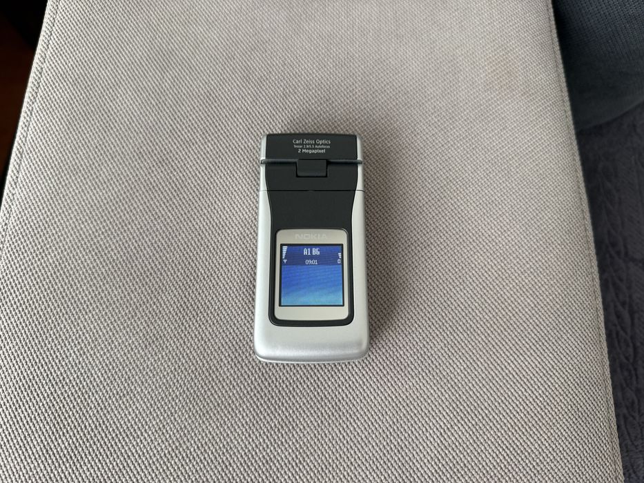 Уникат/Като Нова Nokia N90