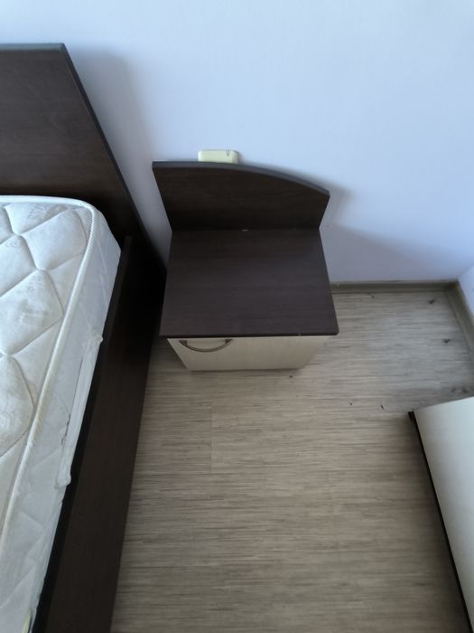 Спален комплект – легло, гардероб, скрин, нощни шкафчета, бюро