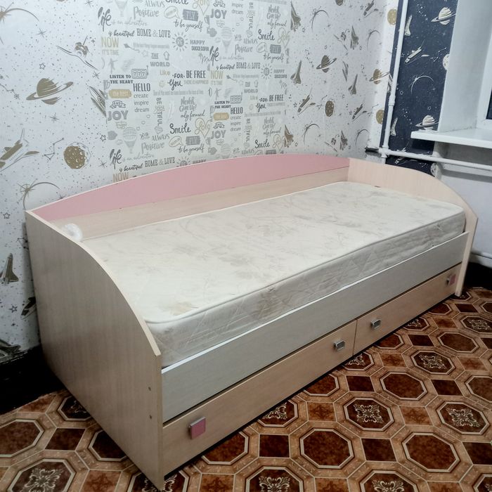 Срочно продам кровать.