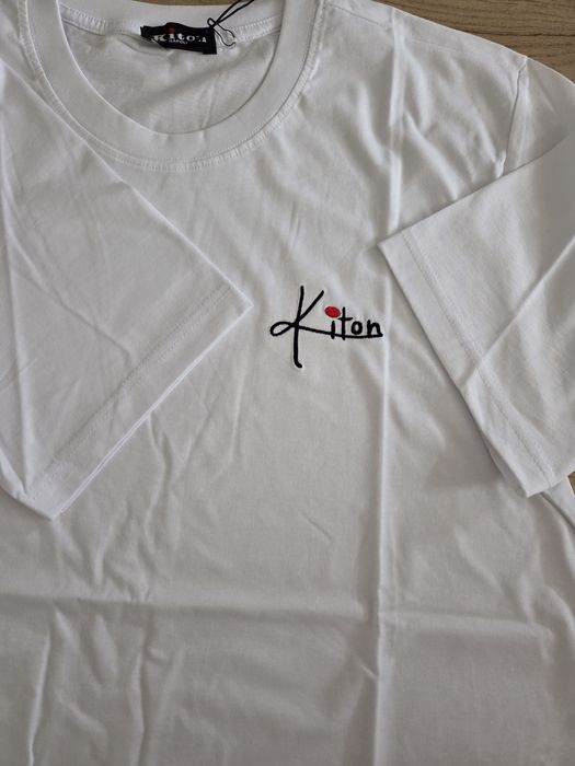 Tricou alb Kiton cu imprimeu brodat