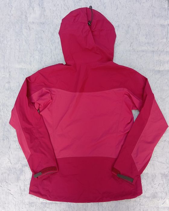 Vând geaca dama Arcteryx!